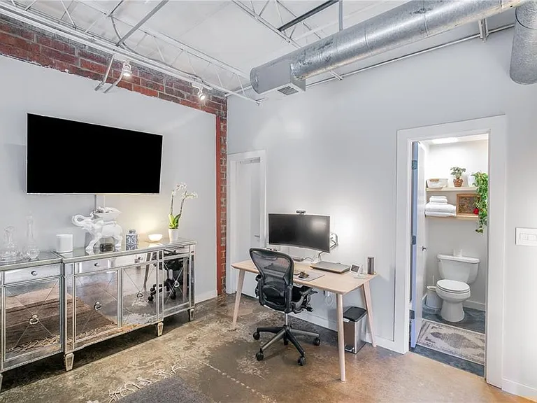 174 Chester Ave SE #102 — Photo 6