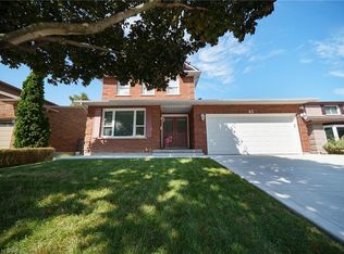 43 Flamingo Dr, Hamilton, ON L9A 4X6