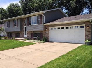 2232 Westwood Ln, Chesterton, IN 46304