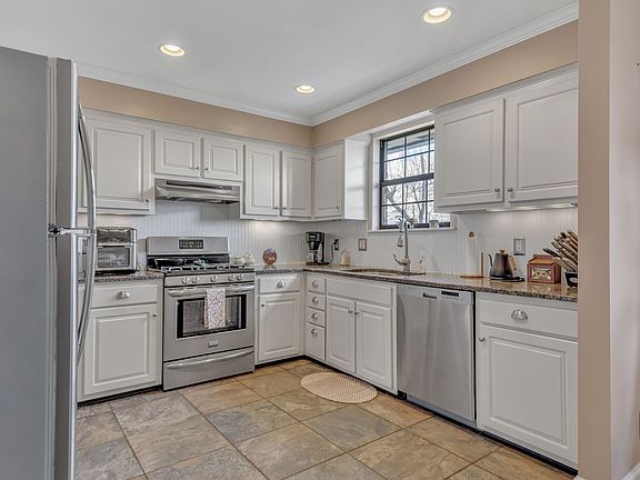 5th image of 2945 Nautilus Dr