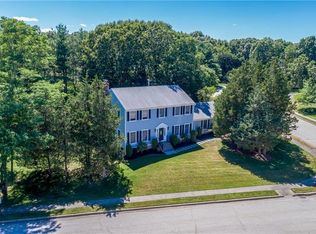 251 Larchwood Dr, Warwick, RI 02886