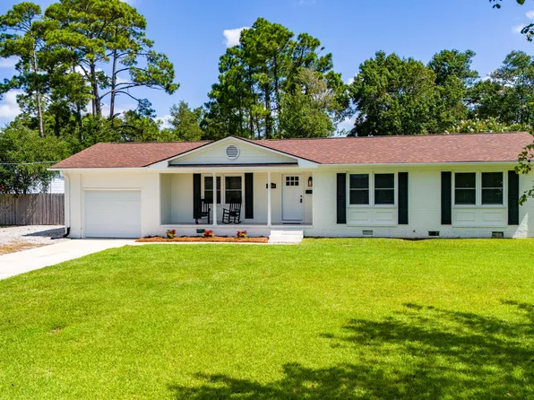 2404 Emeline Place, Morehead City, NC 28557