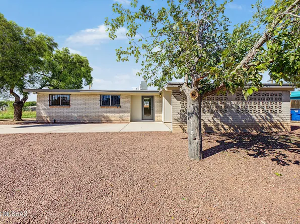8425 E Mary Dr, Tucson, AZ 85730