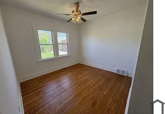 9412 Grand Division Ave — Photo 10