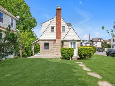 40 6th Avenue, New Hyde Park, NY, 11040