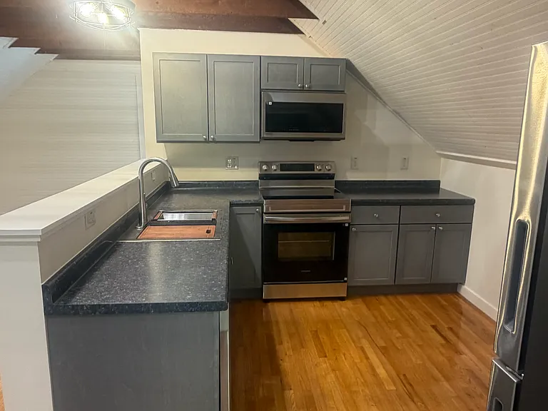 138 Main St #5 — Photo 1