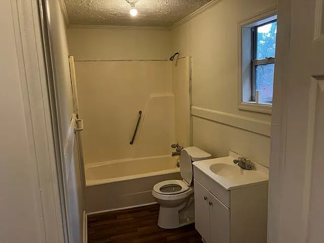 206B Gautier St #1 — Photo 6