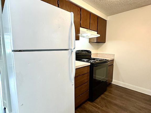 5th image of 1632 SW Lava Ave #51