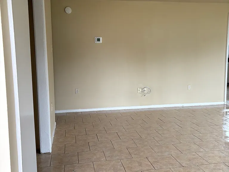 121 Woodgate Cir — Photo 18
