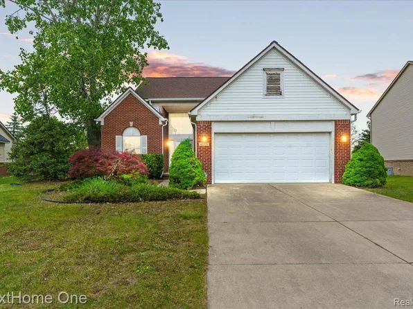 43379 Daniel Dr, Van Buren Township, MI 48111