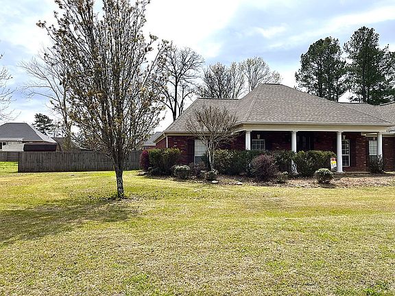 4th image of 494 White Oak Ln