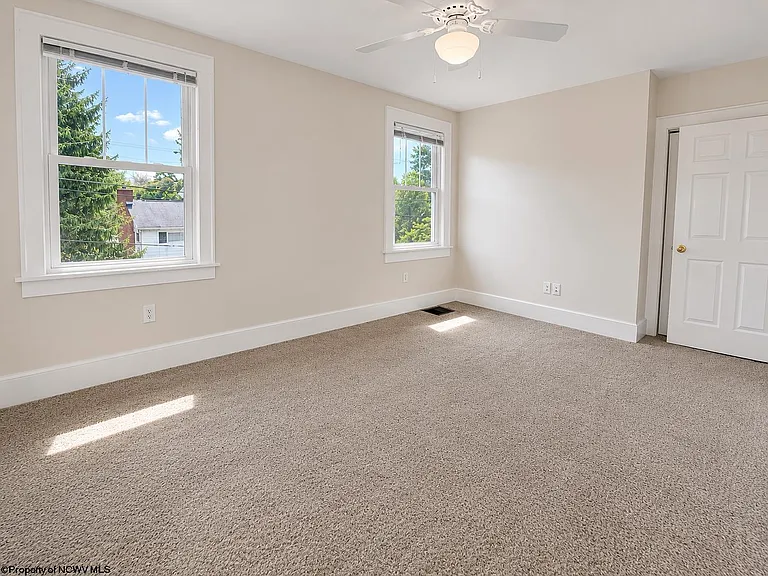 960 Grand St — Photo 6