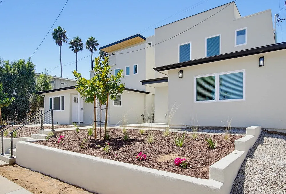 2 bed, 1.0 bath, 723 sqft, $3,700 — Photo 3