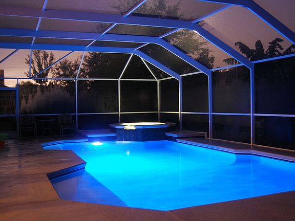 3rd image of 4021 Valrico Grove Dr