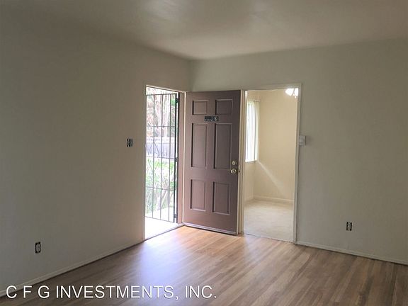 5th image of 4852 N Lakewood Blvd #10399702