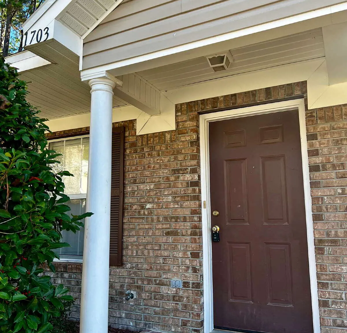 3 bed, 3.0 bath, 1209 sqft, $1,425 — Photo 2