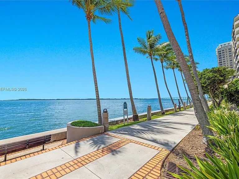 540 Brickell Key Dr #L03 — Photo 10