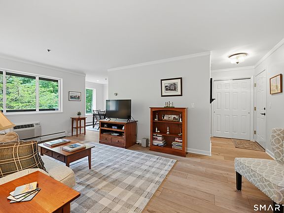 5th image of 23 Rollingwood Drive #23