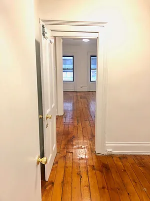 Rented by Avenues Real Estate | media 7