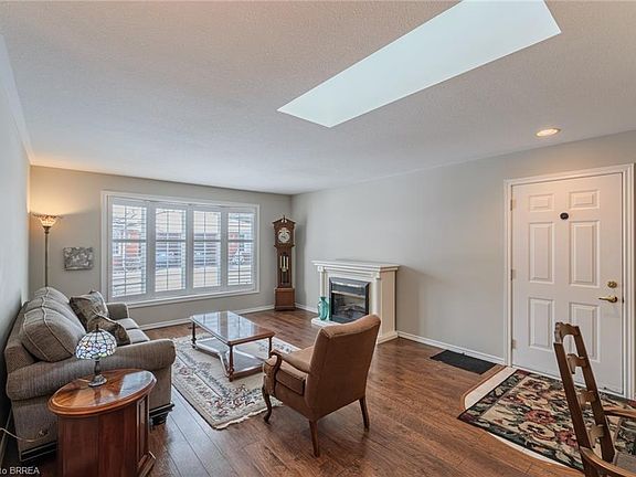 5th image of 229 Lynden Rd #14