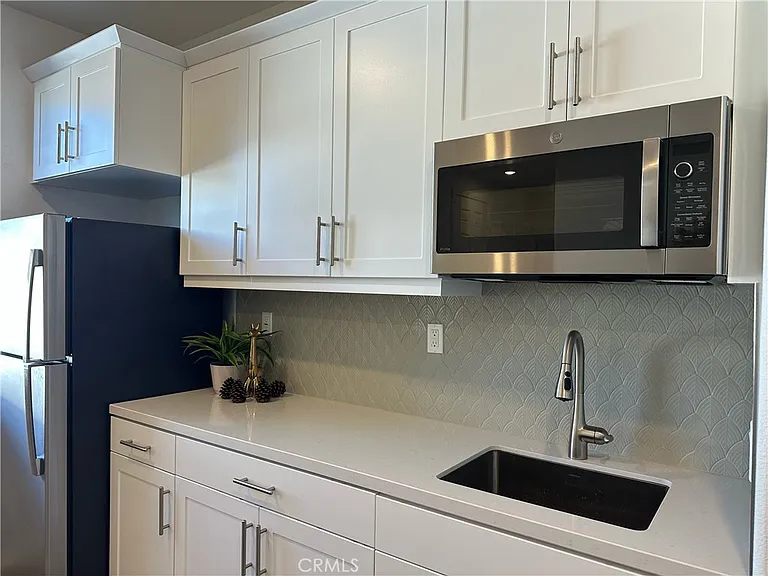30318 Waterline Dr — Photo 7