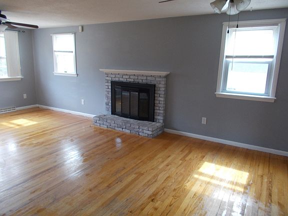 2nd image of 146 S Meadow Rd