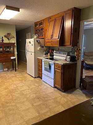 5th image of 280 Pinedale Cir
