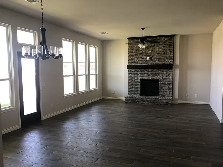2421 NW 187th Ter — Photo 3