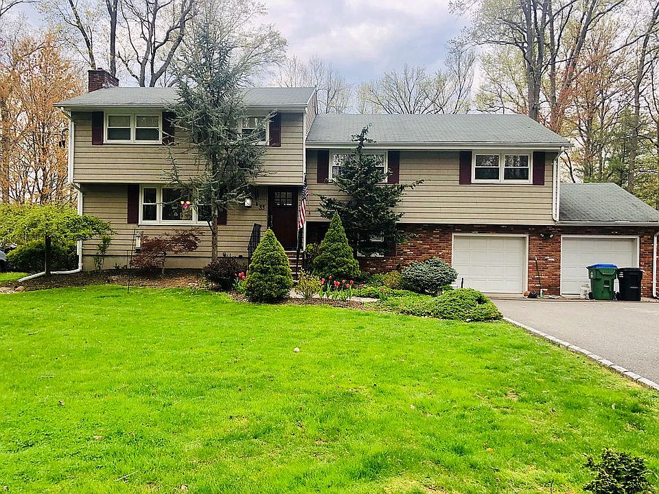 2nd image of 33 Huntington Rd