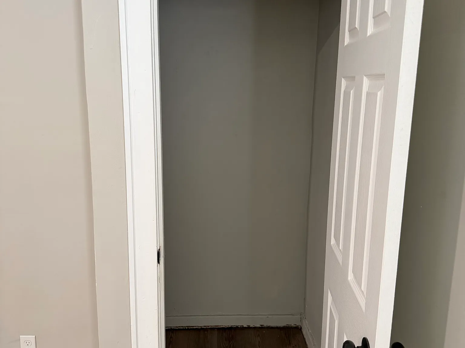 2 bed, 935 sqft, $1,050 — Photo 1