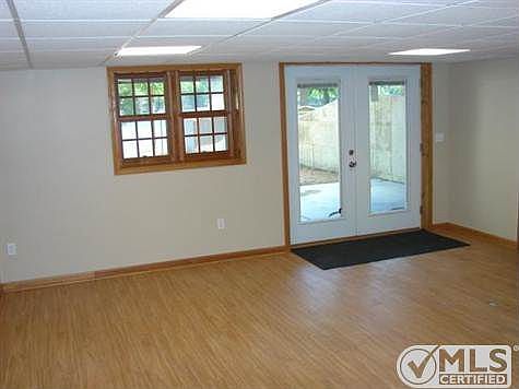 4th image of 135 S Trybom Dr