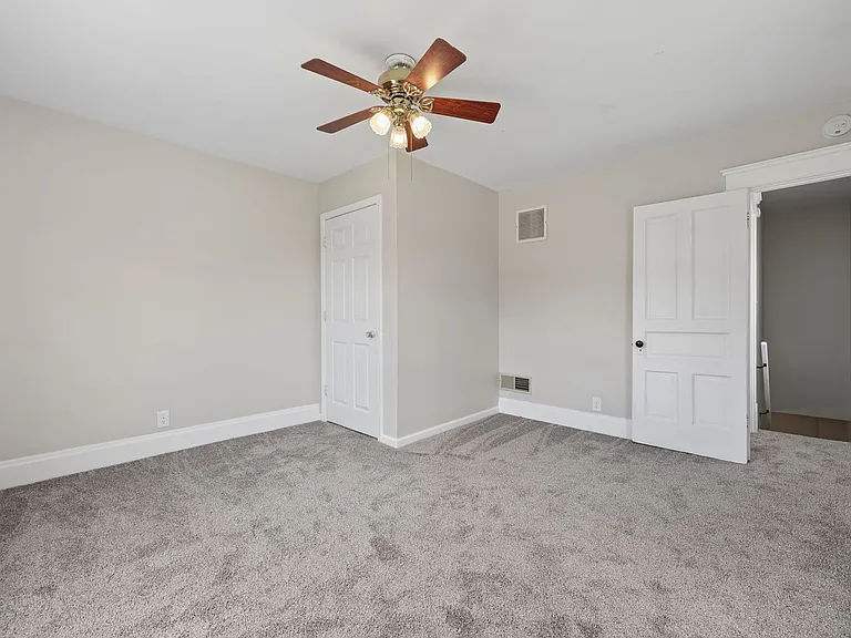 191 S Williams St — Photo 23