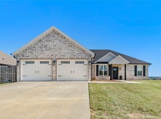 1180 Battery Dr, Prairie Grove, AR 72753