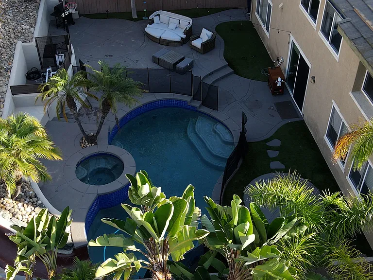 1289 Lindsay St — Photo 3