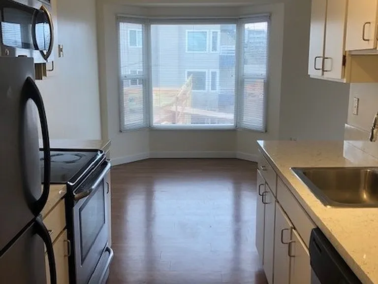 Galleon Apartments — Photo 5