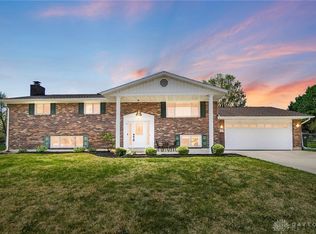 2111 Granada Dr, Dayton, OH 45431