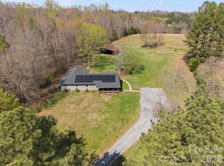 527 Floyd Blackwell Rd, Tryon, NC 28782