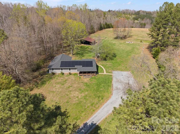 527 Floyd Blackwell Rd, Tryon, NC 28782