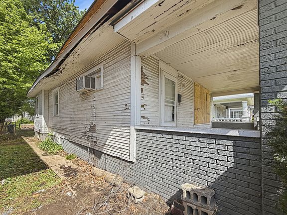 4th image of 3518 N Capitol Ave
