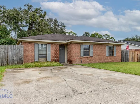 251 Garden Cir, Hinesville, GA 31313