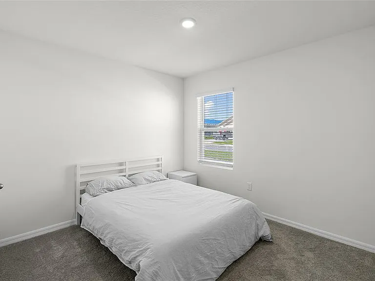 1340 Daisy Field Dr — Photo 8