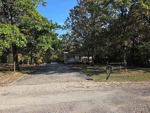 3rd image of 202 Dogwood Dr