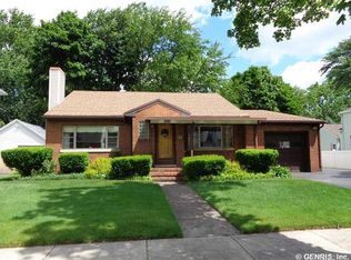 200 Paxton Rd, Rochester, NY 14617