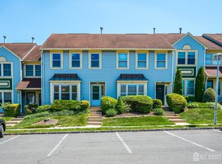 5 Heritage Sq, Sayreville, NJ 08872