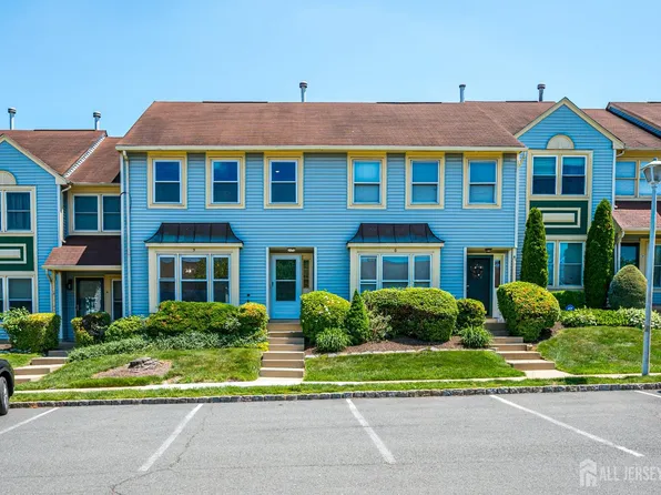 5 Heritage Sq, Sayreville, NJ 08872