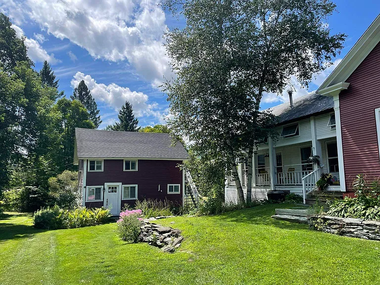 38 Sunset St — Photo 3