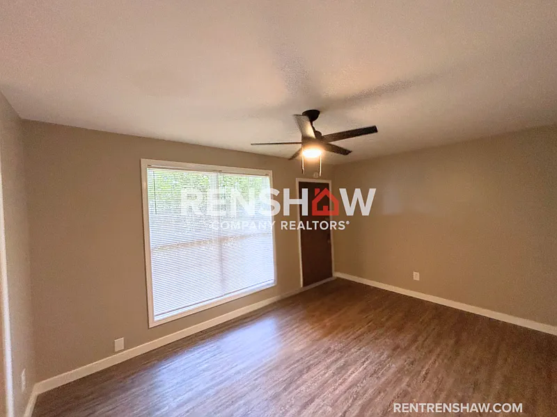 2 bed, 1.0 bath, $725 — Photo 2