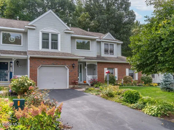 32 Woodside Drive, Clifton Park, NY 12065