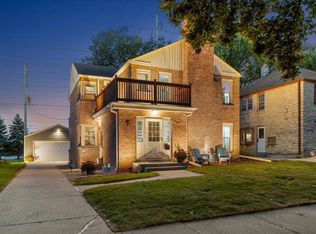 8535 W Hawthorne Ave, Milwaukee, WI 53226