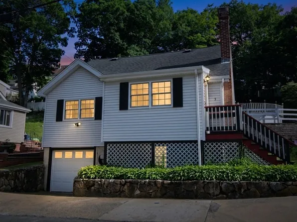 3 Bayrd Ter, Malden, MA 02148